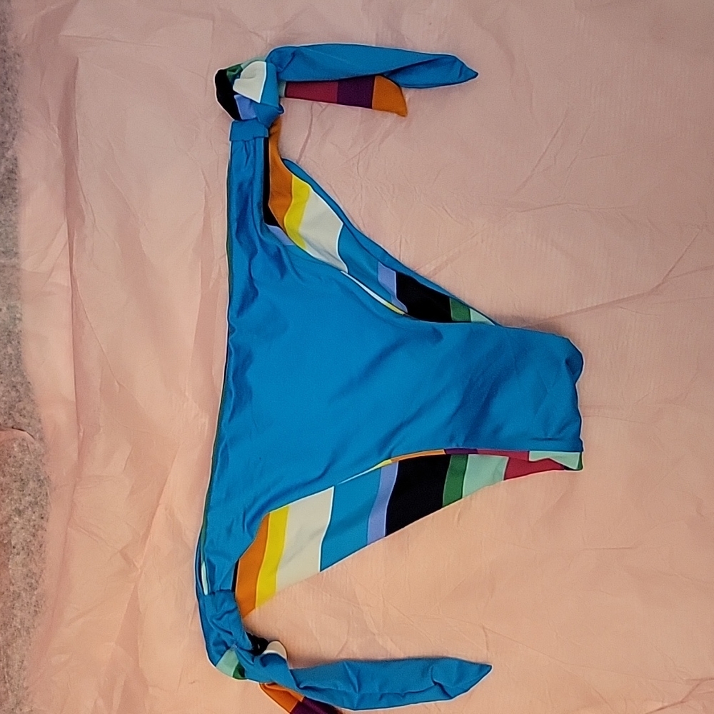 BEACH JOY 2-PC BIKINI ๐๐ SET SIZE M - Picture 13 of 16